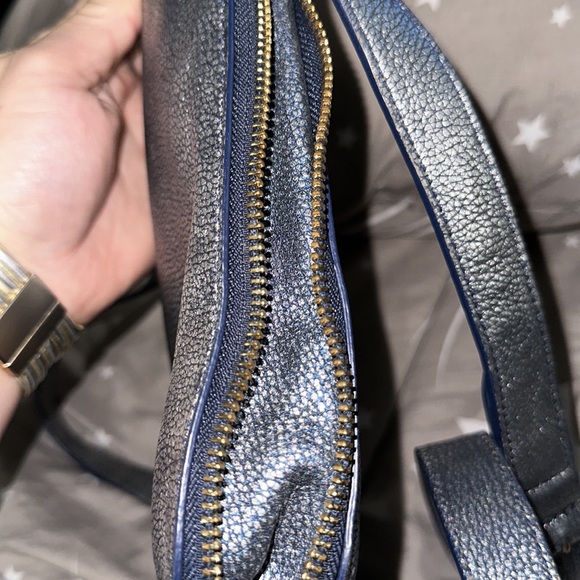 Cole Haan blue metallic leather crossbody adjustable strap gold accents cute 🥰 - Picture 4 of 13